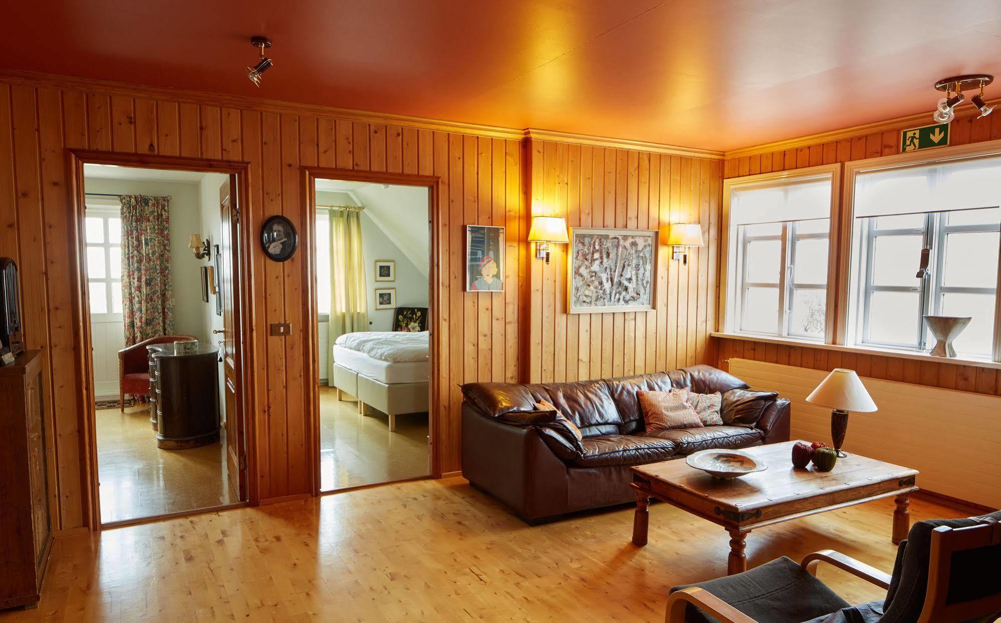 Guesthouse Heba Stokkseyri Екстер'єр фото