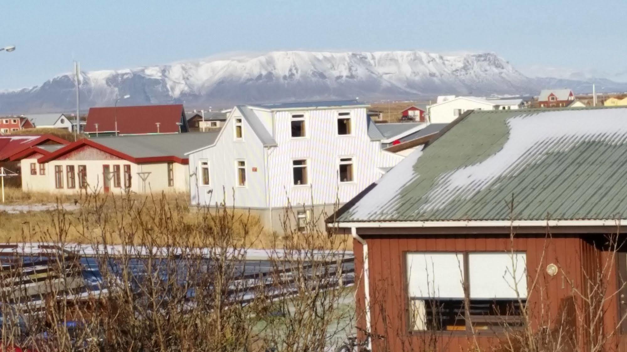 Guesthouse Heba Stokkseyri Екстер'єр фото