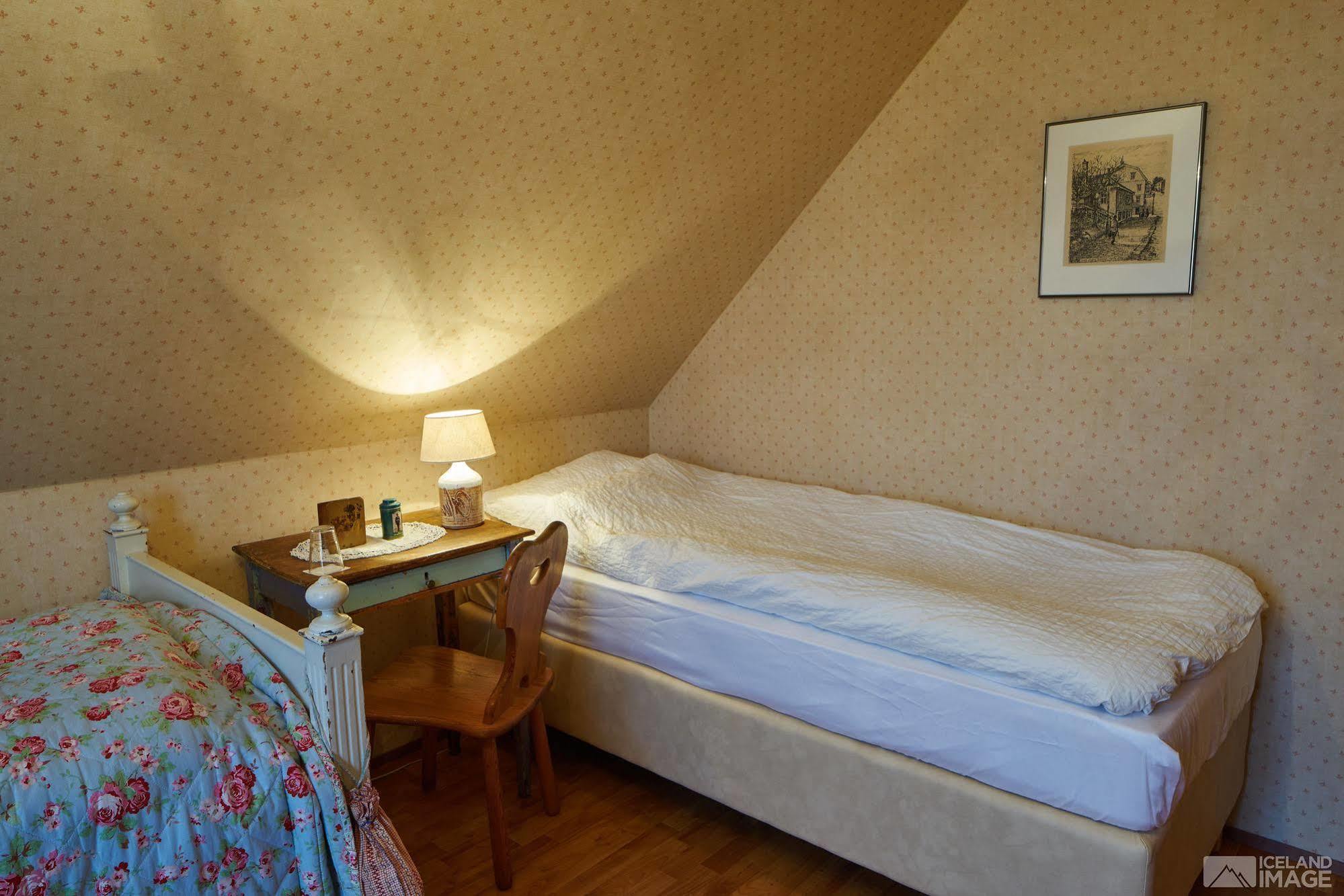 Guesthouse Heba Stokkseyri Екстер'єр фото