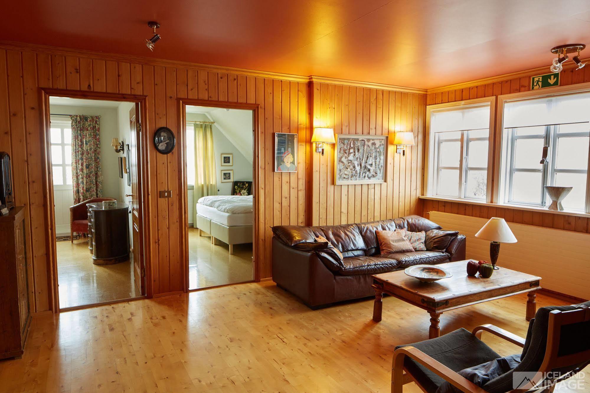 Guesthouse Heba Stokkseyri Екстер'єр фото